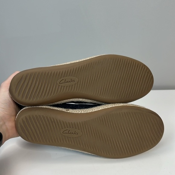 Clarks Collection Perforated Slip On Flats Danelly Art Navy Size 8W - Picture 9 of 14